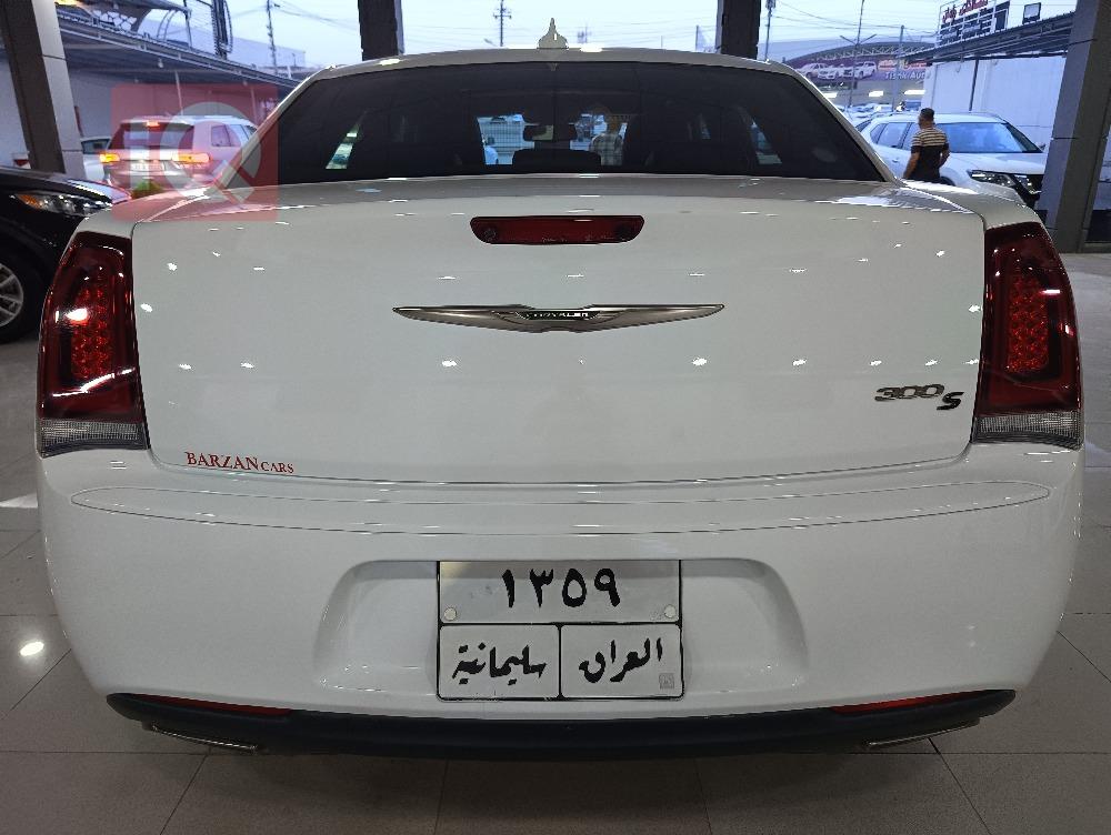 کرایسلەر 300